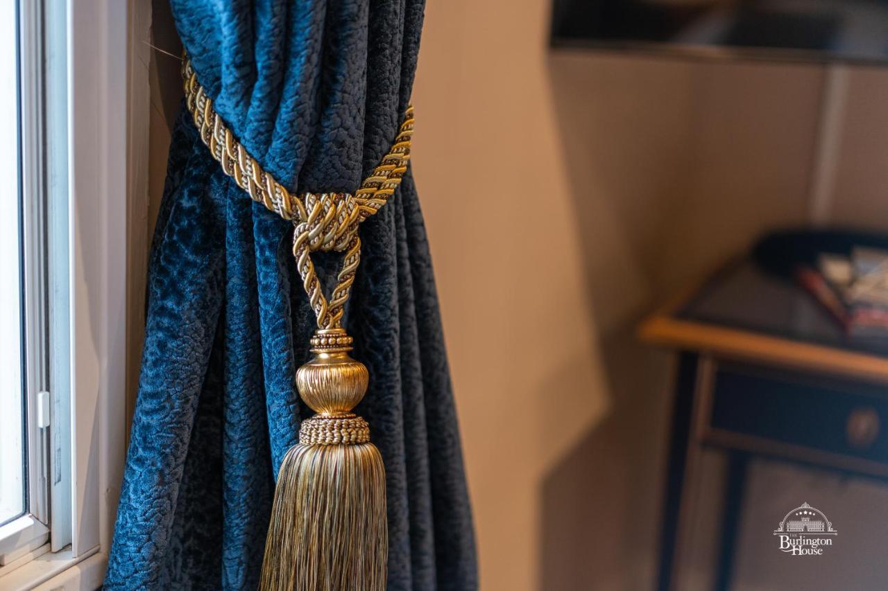Burlington House Boutique Bed & Breakfast อ็อกซ์ฟอร์ด ภายนอก รูปภาพ A curtain tieback