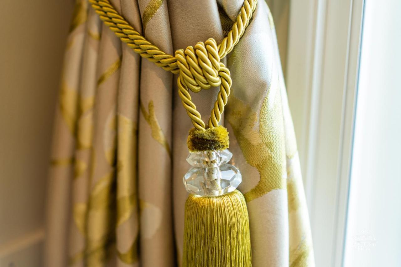 Burlington House Boutique Bed & Breakfast อ็อกซ์ฟอร์ด ภายนอก รูปภาพ A curtain tieback