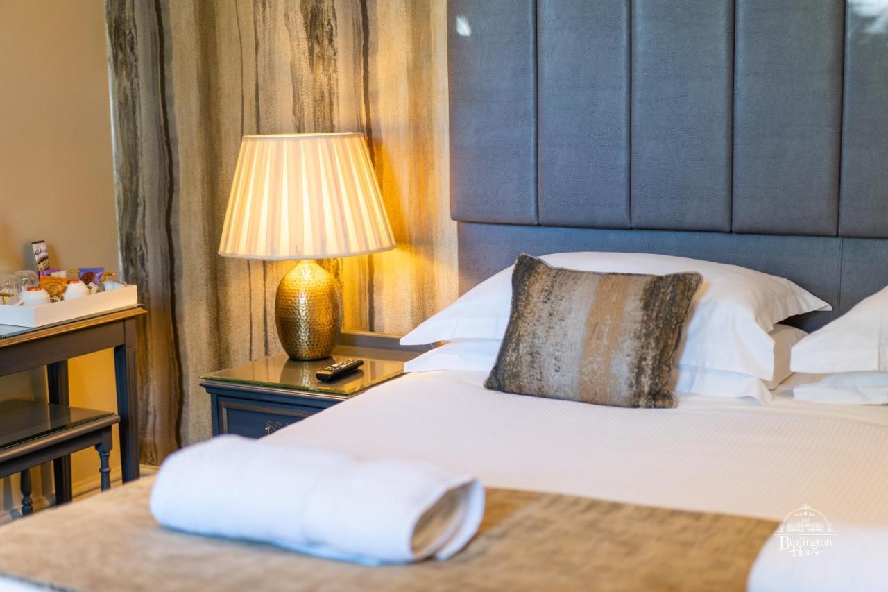 Burlington House Boutique Bed & Breakfast อ็อกซ์ฟอร์ด ภายนอก รูปภาพ A bedroom at The Old Vicarage Hotel