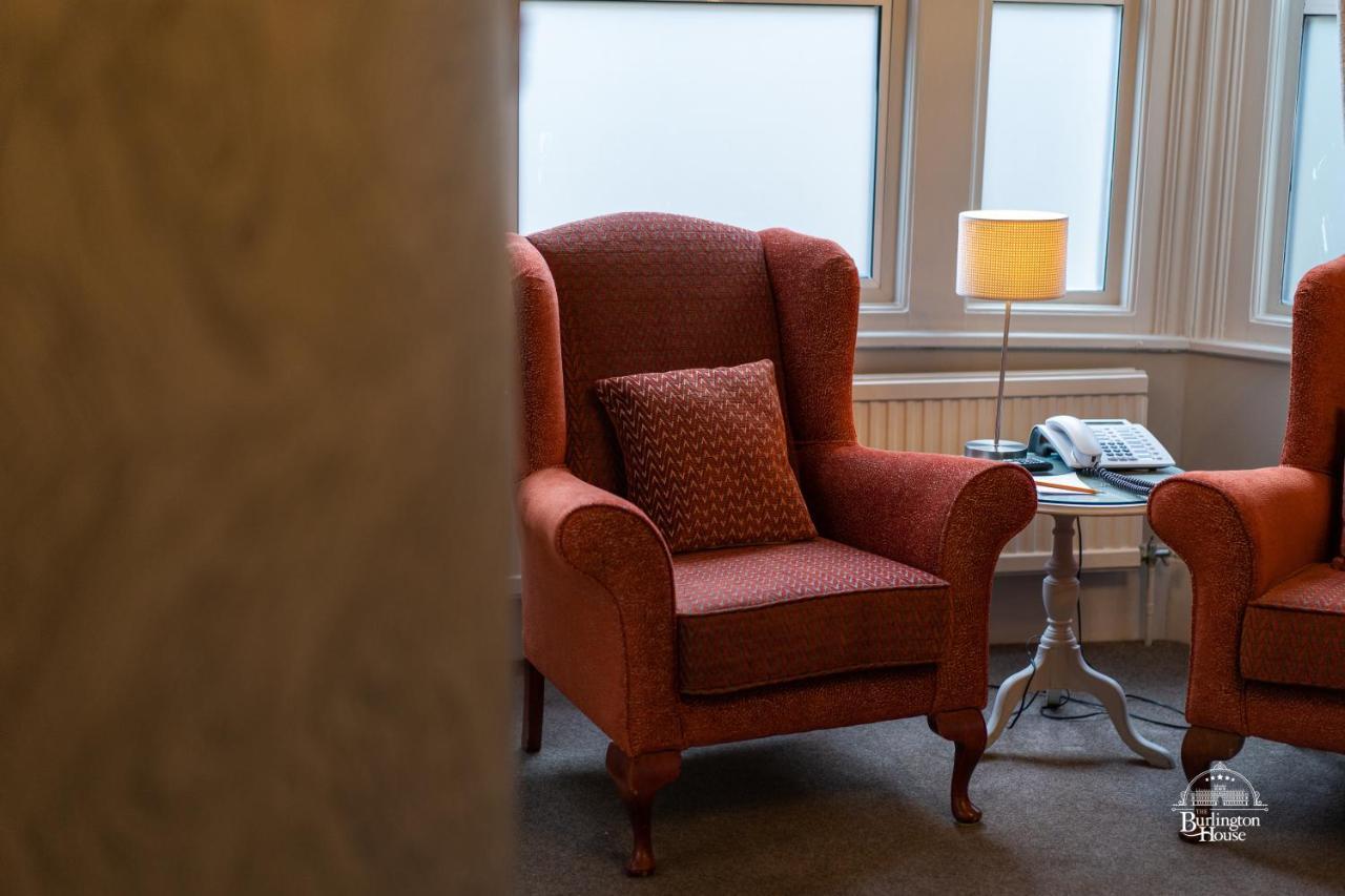 Burlington House Boutique Bed & Breakfast อ็อกซ์ฟอร์ด ภายนอก รูปภาพ A wing chair