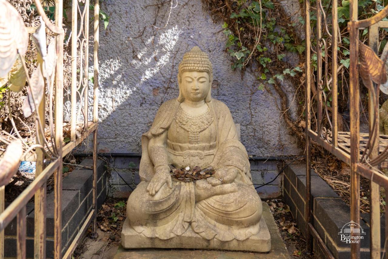Burlington House Boutique Bed & Breakfast อ็อกซ์ฟอร์ด ภายนอก รูปภาพ Statue of Kannon