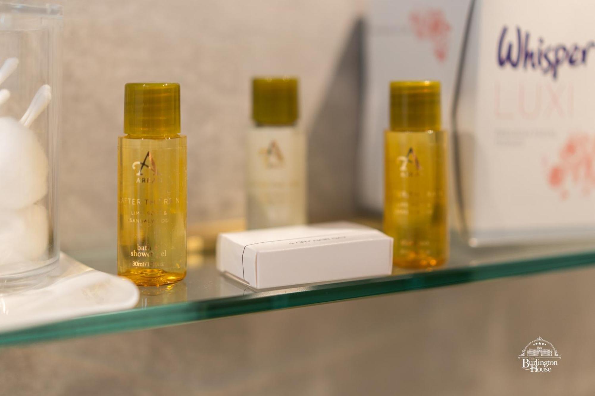 Burlington House Boutique Bed & Breakfast อ็อกซ์ฟอร์ด ห้อง รูปภาพ A selection of amenities by the brand