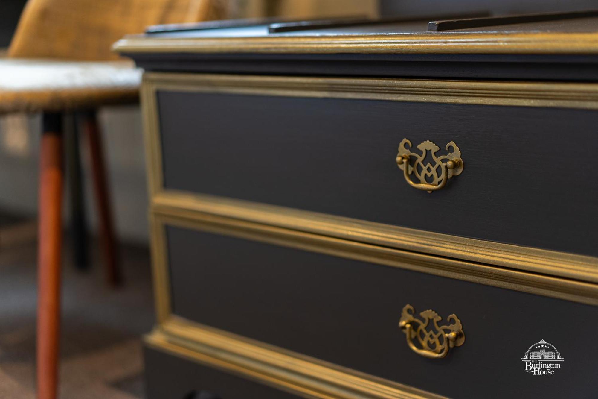 Burlington House Boutique Bed & Breakfast อ็อกซ์ฟอร์ด ห้อง รูปภาพ A piece of furniture with a gold leaf finish