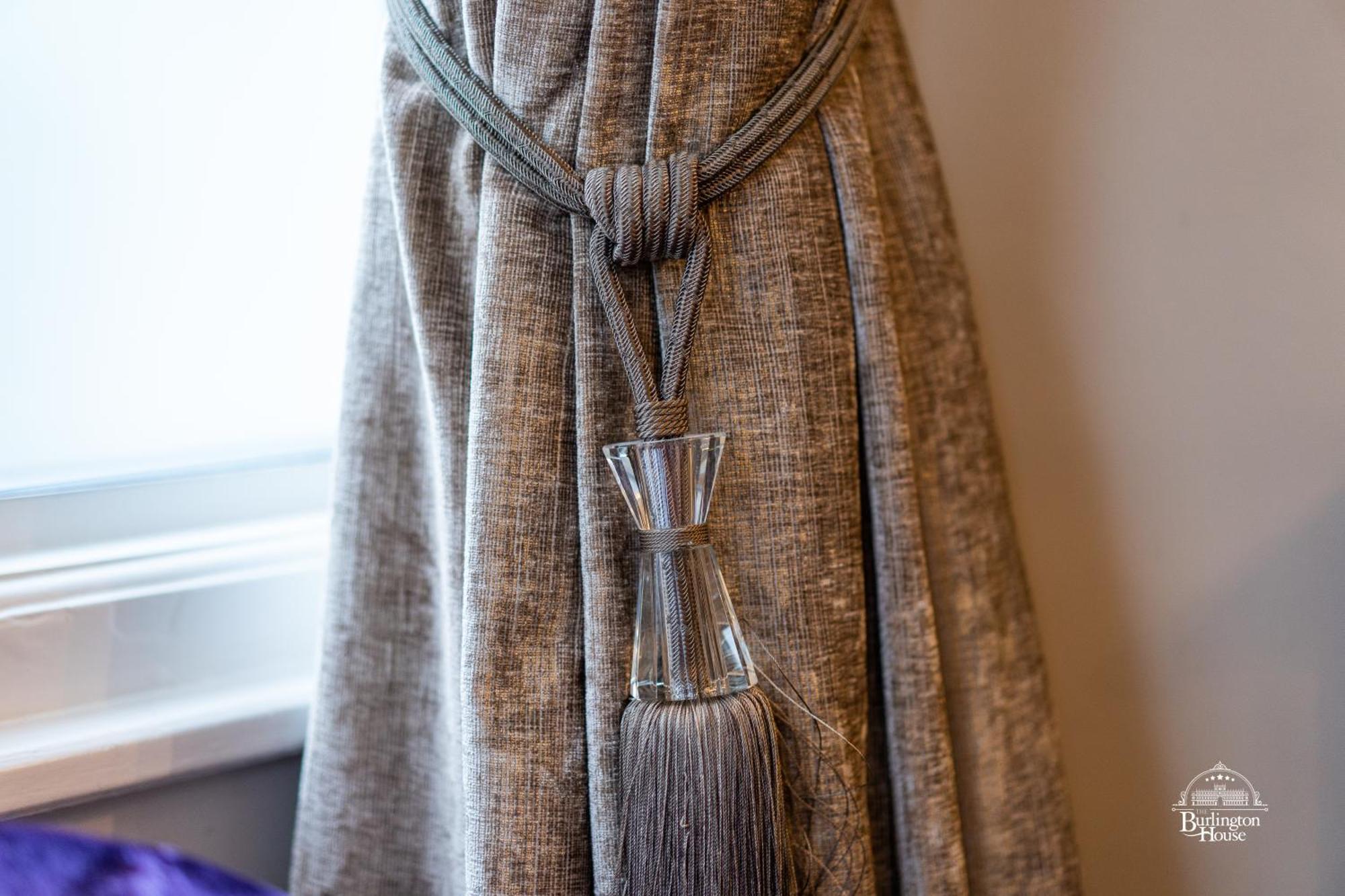 Burlington House Boutique Bed & Breakfast อ็อกซ์ฟอร์ด ห้อง รูปภาพ A curtain tieback