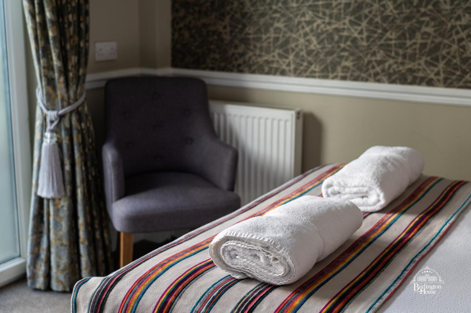 Burlington House Boutique Bed & Breakfast อ็อกซ์ฟอร์ด ห้อง รูปภาพ A massage table