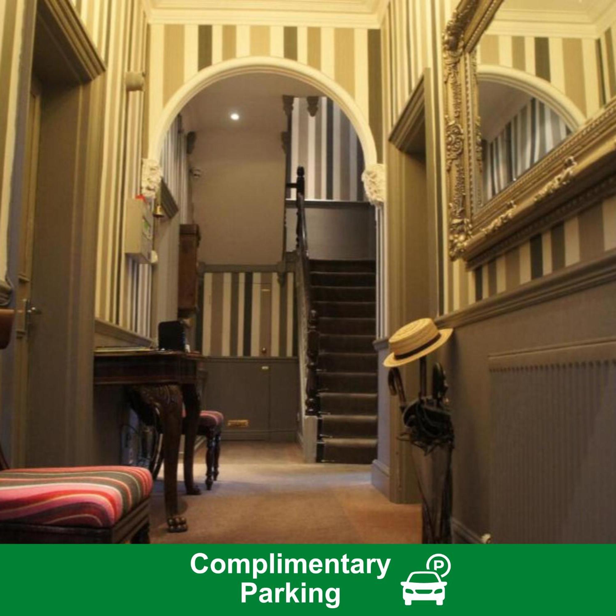 Burlington House Boutique Bed & Breakfast อ็อกซ์ฟอร์ด ภายนอก รูปภาพ The entrance to the theatre